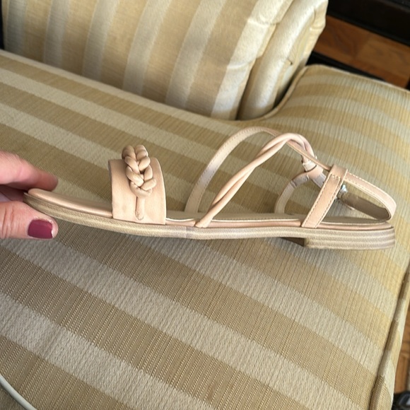 Beautiful Sandles - Picture 3 of 10